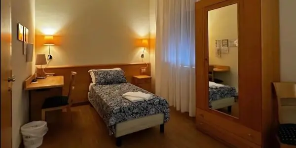 Camera singola Hotel Ponte Molo con letto singolo