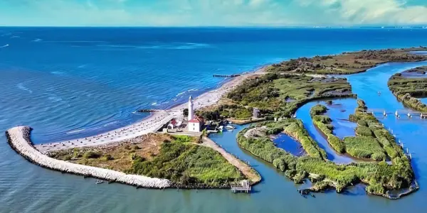 Isola dell'Amore, una lingua di sabbia romantica e suggestiva nel Delta del Po