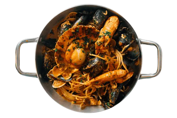 Scoglio 1953 - spaghetti ai frutti di mare serviti nella padella