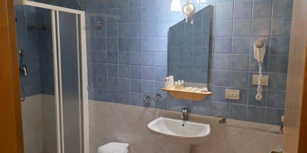 Bagno privato camera singola Hotel Ponte Molo