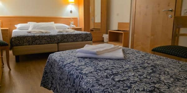 Configurazione letti camera tripla Hotel Ponte Molo