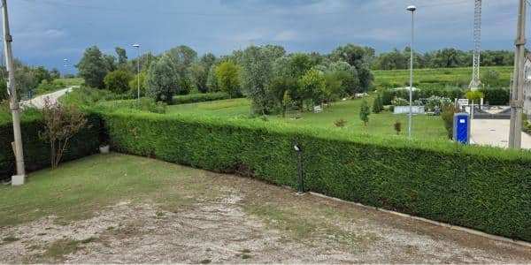 Vista giardino dalla camera matrimoniale Hotel Ponte Molo